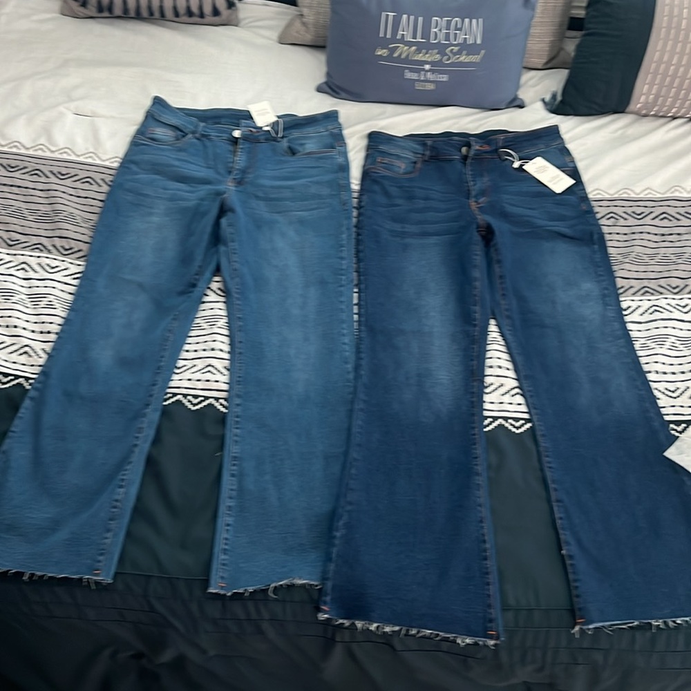 Judy Blue flared leg jeans 👖 NWT